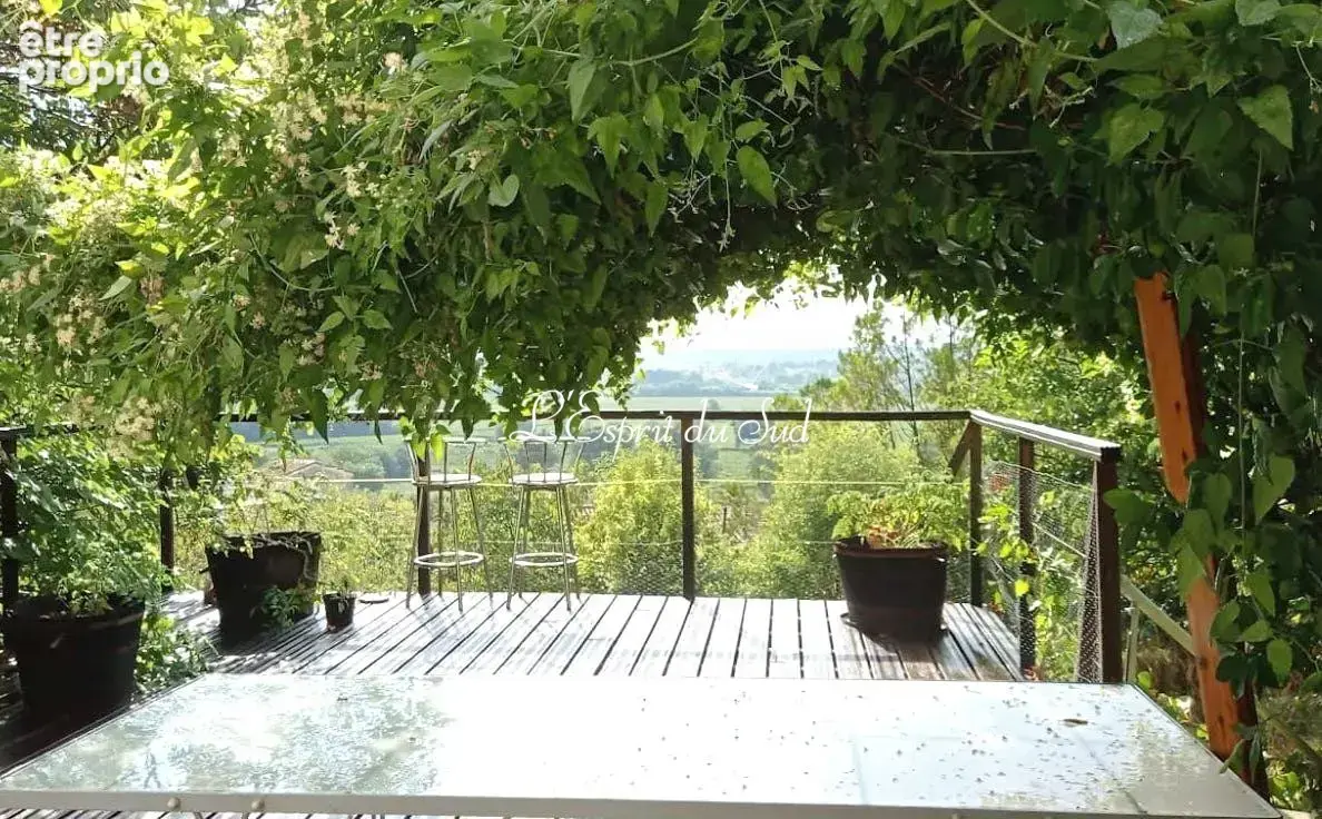 Terrasse - Maison à CASTELNAU-DE-GUERS