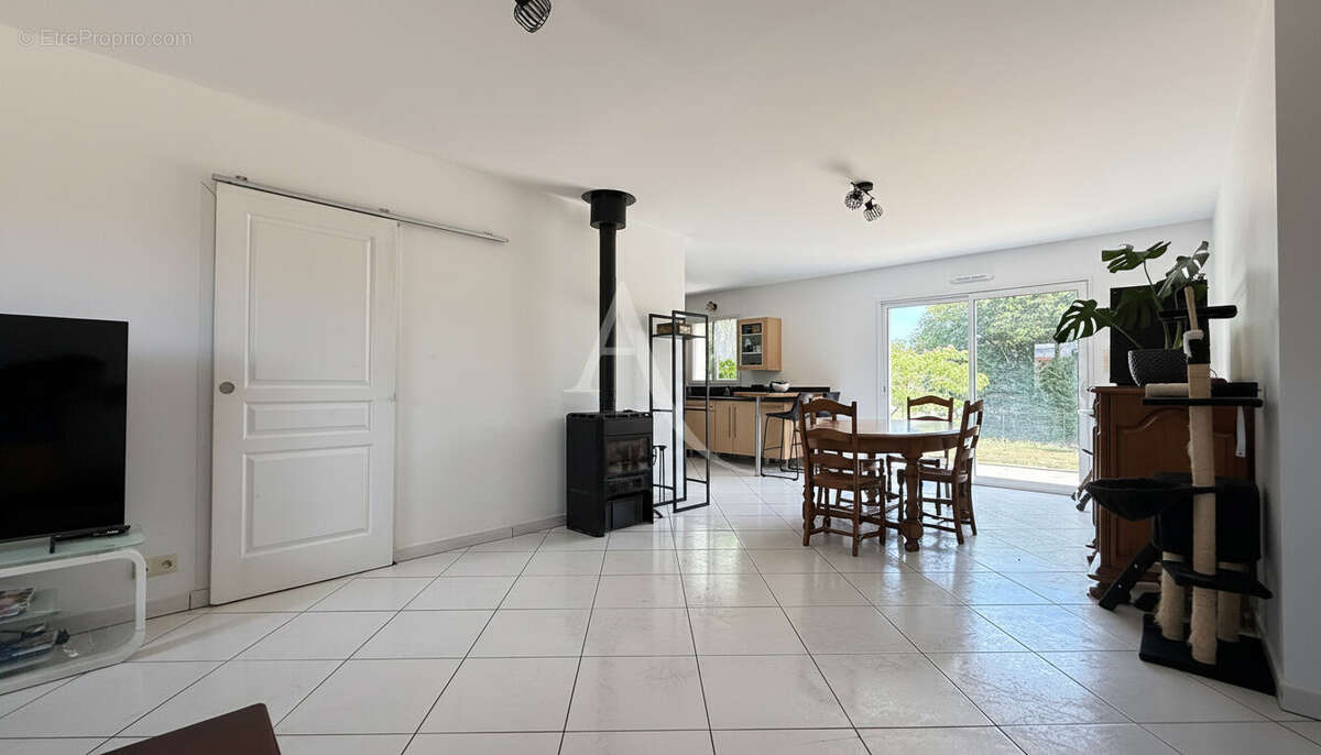 Fougere maison a vendre en exclusivite amanda de 101 m² - photo 2