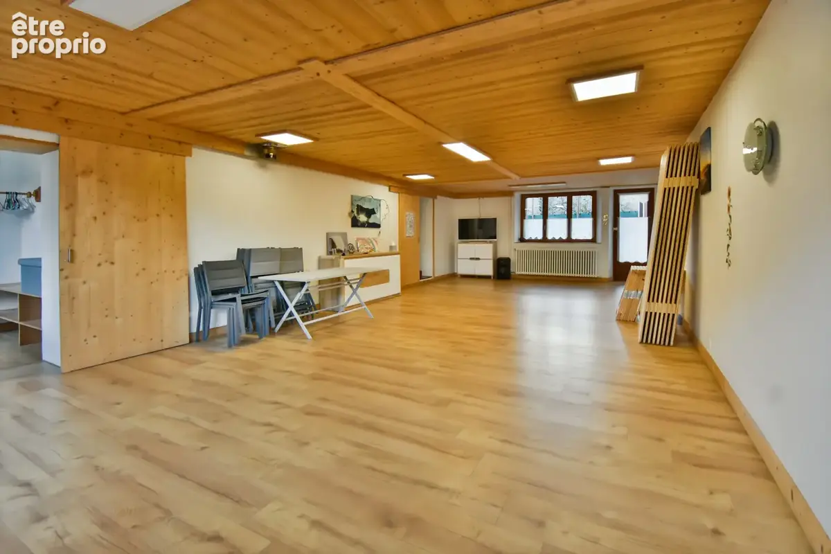 Grand appartement à réaménager - photo 1