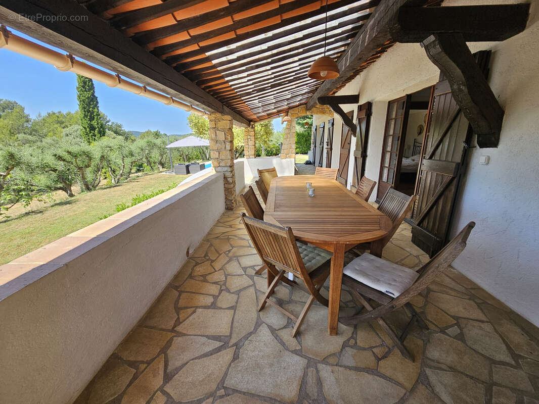 Maison à BAGNOLS-EN-FORET