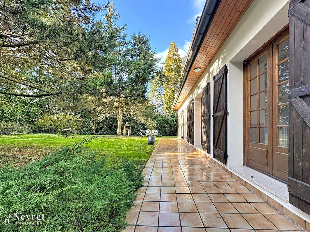 Maison à SAINT-GENIS-LAVAL