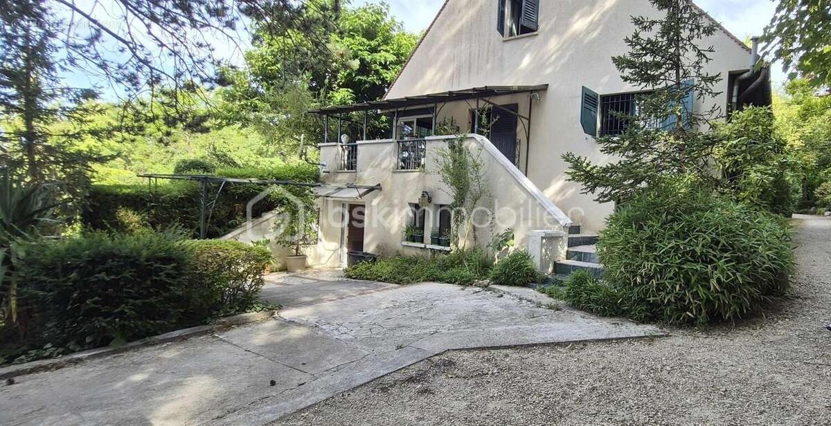 Maison spacieuse avec sous sol total et verranda – Vente unique - photo 14