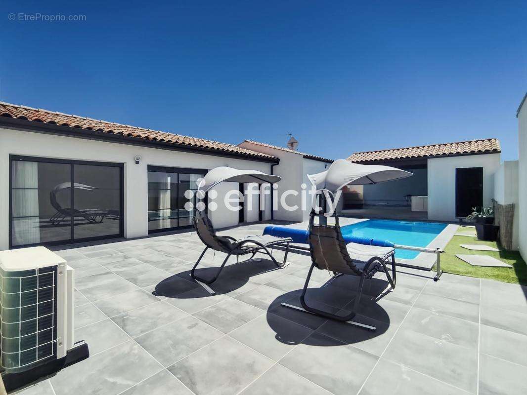 Maison à DOMPIERRE-SUR-MER