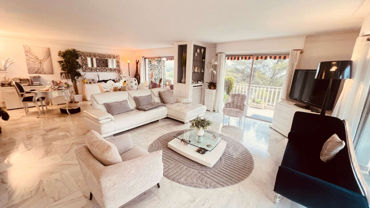 Appartement à LE CANNET