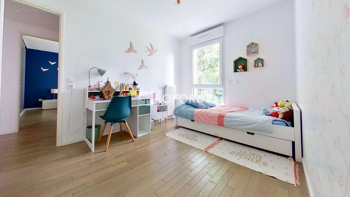 Appartement à VILLE-D'AVRAY