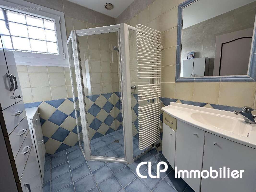 Maison à MONTELIMAR