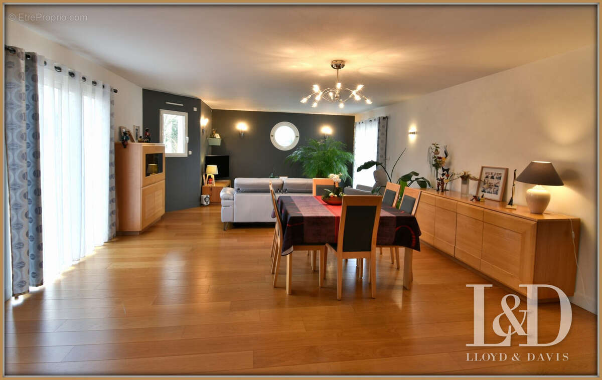 Maison à DOMPIERRE-SUR-MER