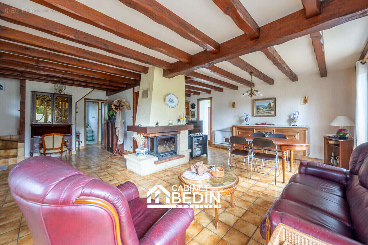 Maison à ARES