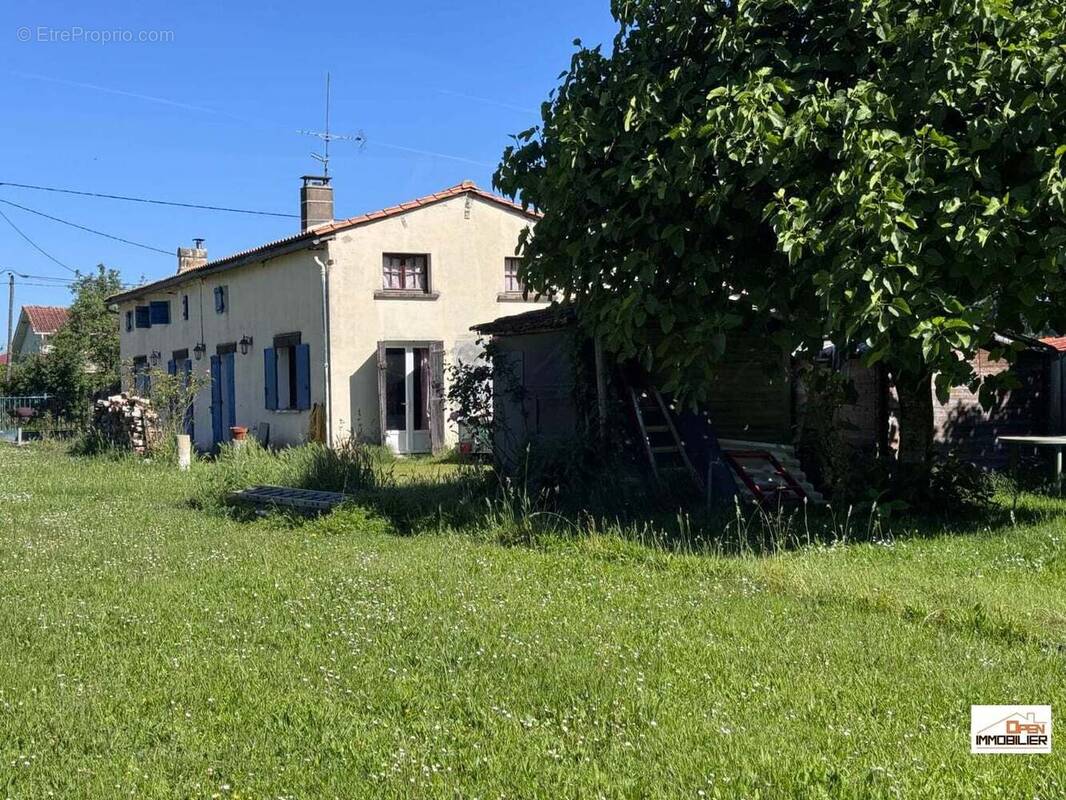Maison à LES EGLISOTTES-ET-CHALAURES