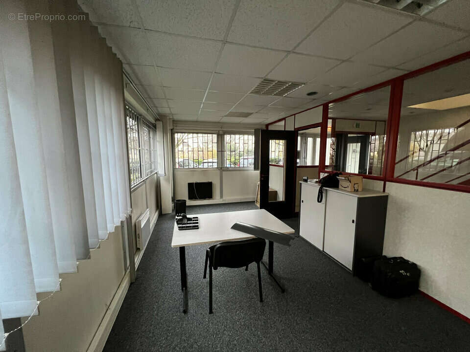720 m² à Lognes  - photo 5