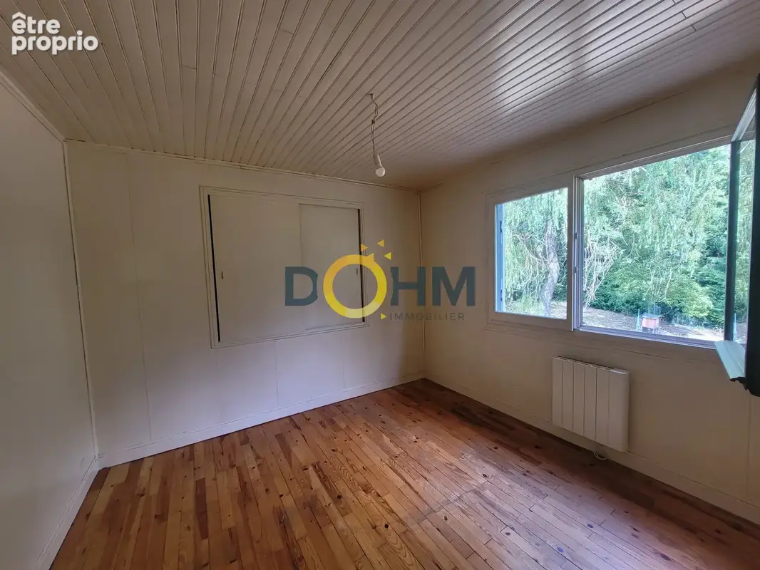 Apinac, Chalet 86m2 habitables avec dépendances et grand jardin - photo 9