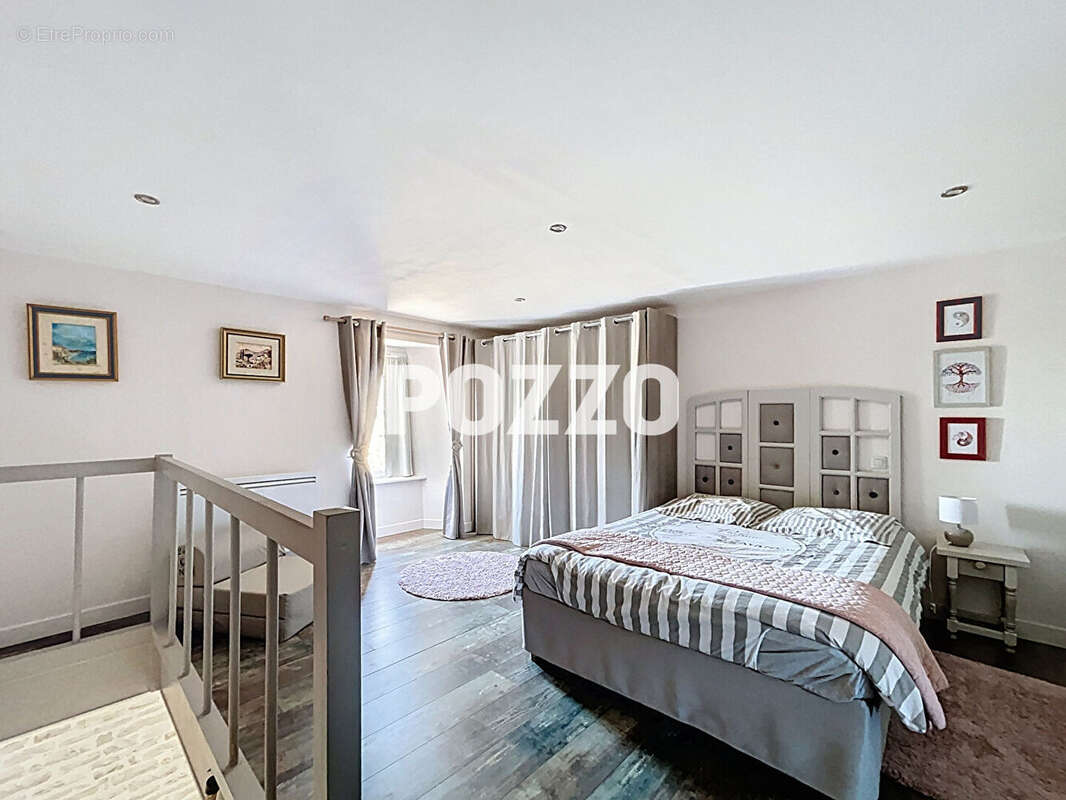 Maison à CANVILLE-LA-ROCQUE