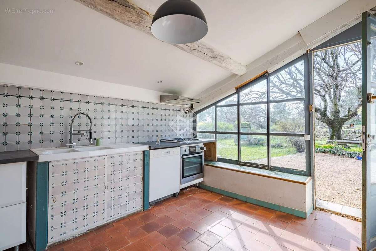 Maison à TOURRETTES