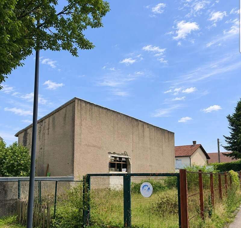 Terrain à NEUFCHEF