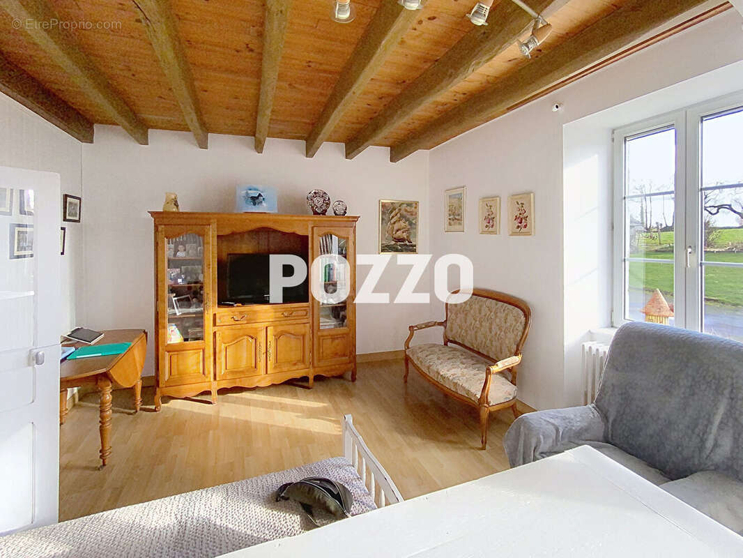 Maison à FOUGEROLLES-DU-PLESSIS