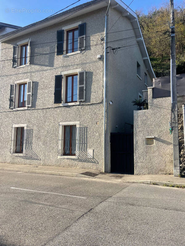 Maison à PONT-EVEQUE