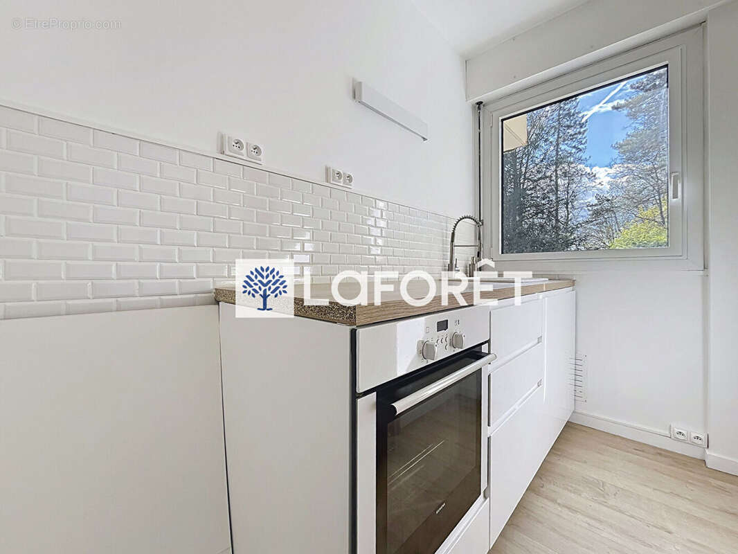 Appartement à L'ETANG-LA-VILLE