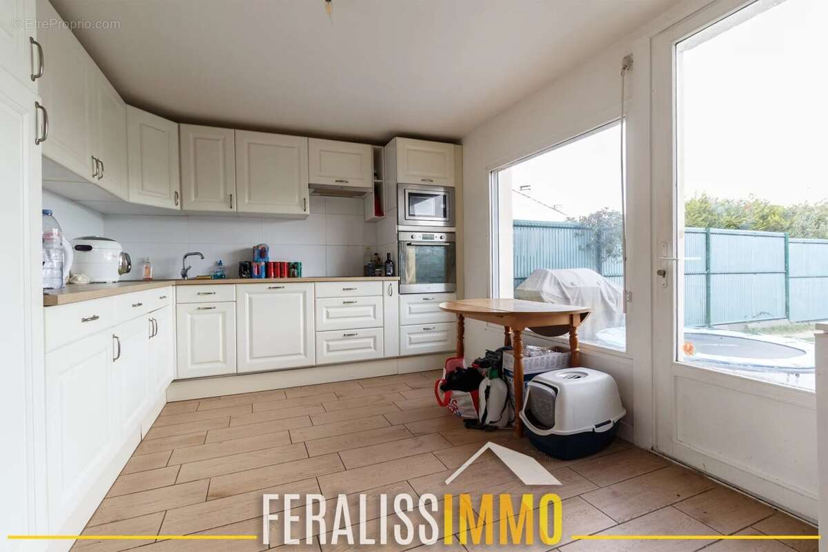 Maison à JOUY-LE-MOUTIER