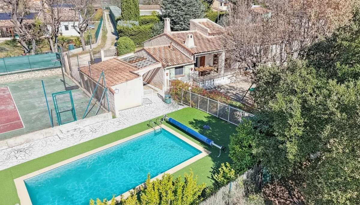 Maison à REGUSSE