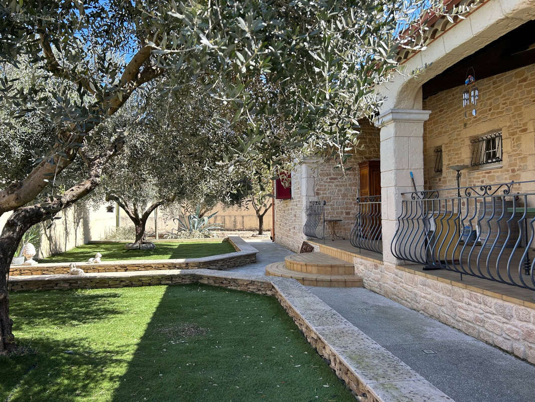 Maison à SAINT-QUENTIN-LA-POTERIE