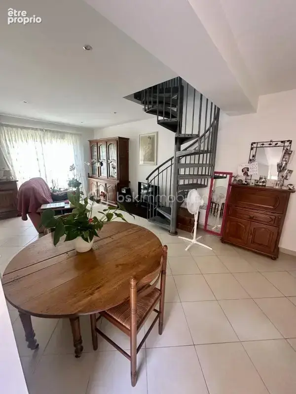 Maison T3 duplex – 2 stationnements – Jardin – 209 m² terrain – Salon-de-Provence - photo 3