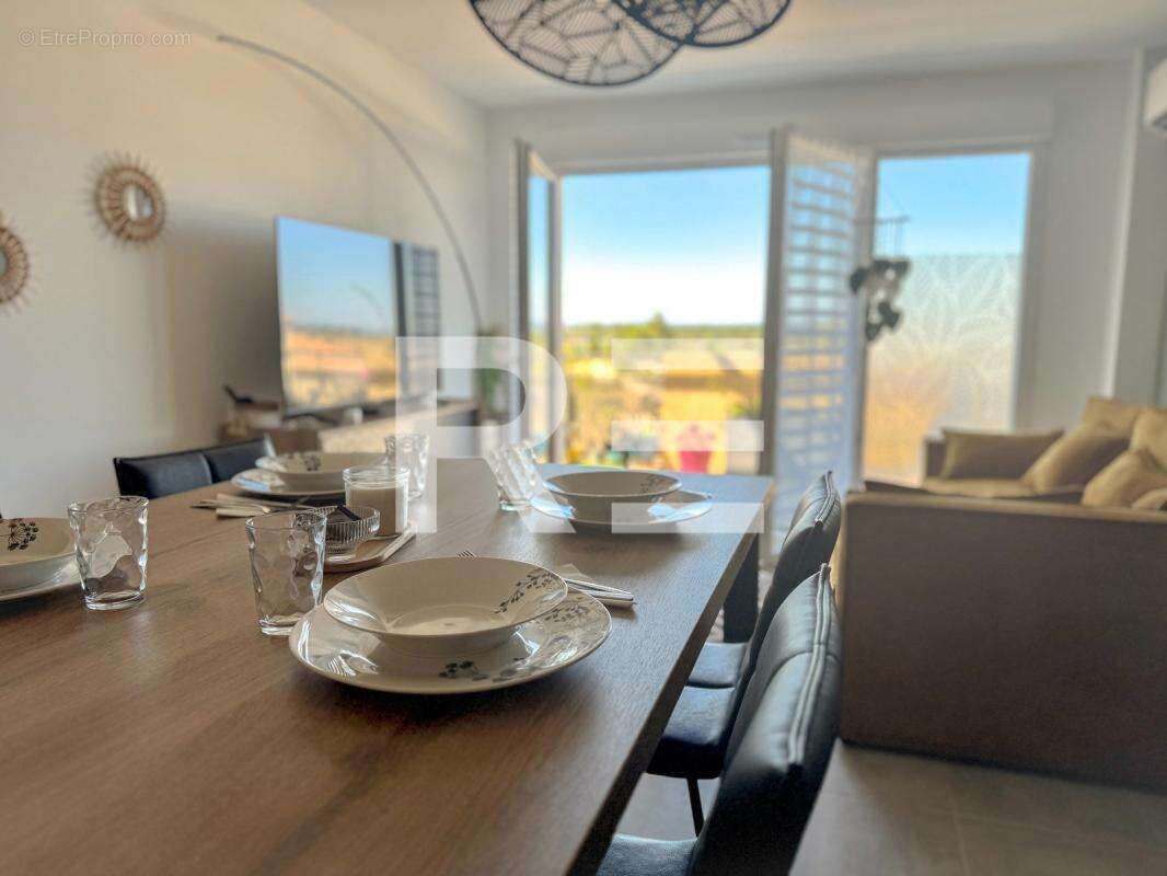 Appartement à GARONS