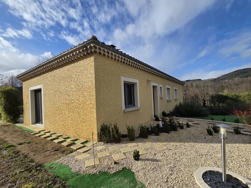 Maison à GILHOC-SUR-ORMEZE