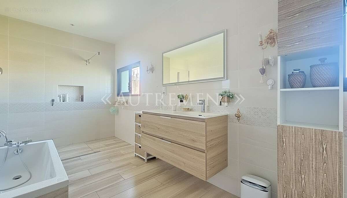 Maison à SAINT-SULPICE