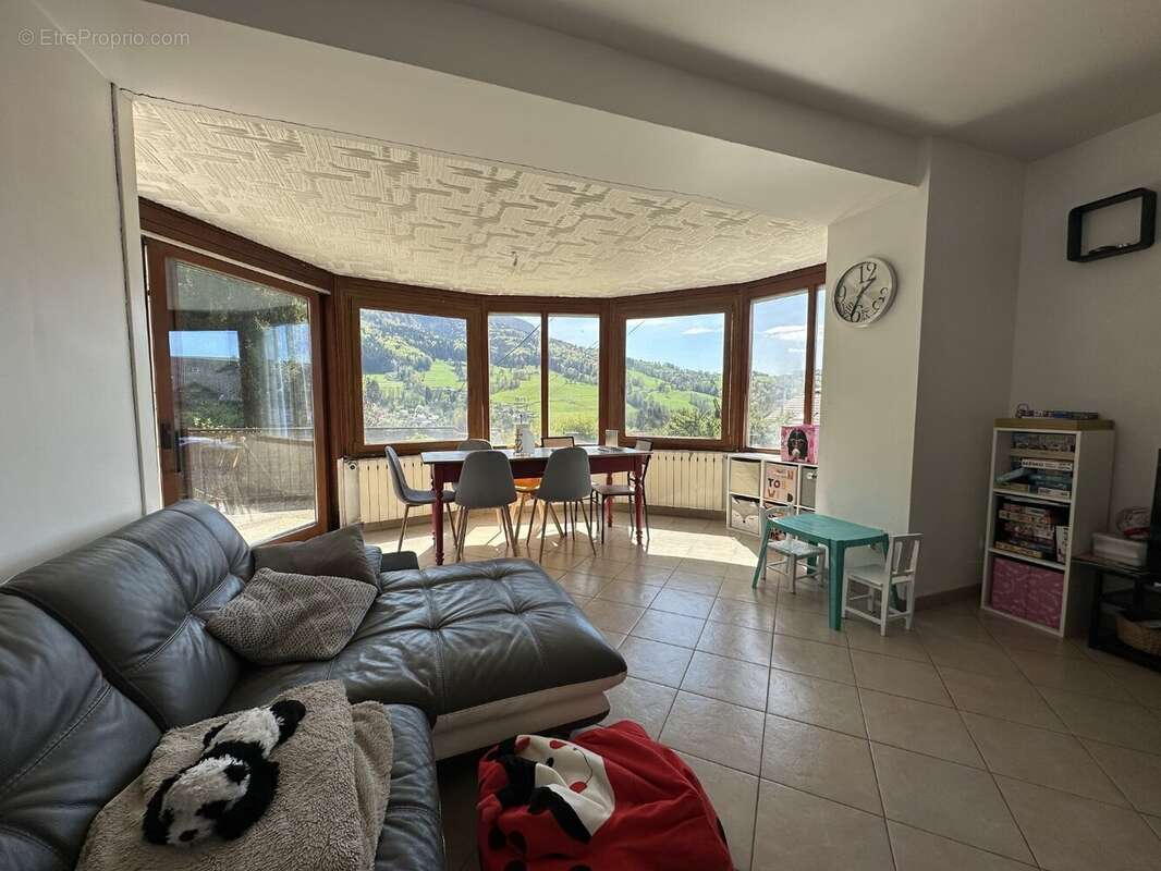 Maison à EVIRES
