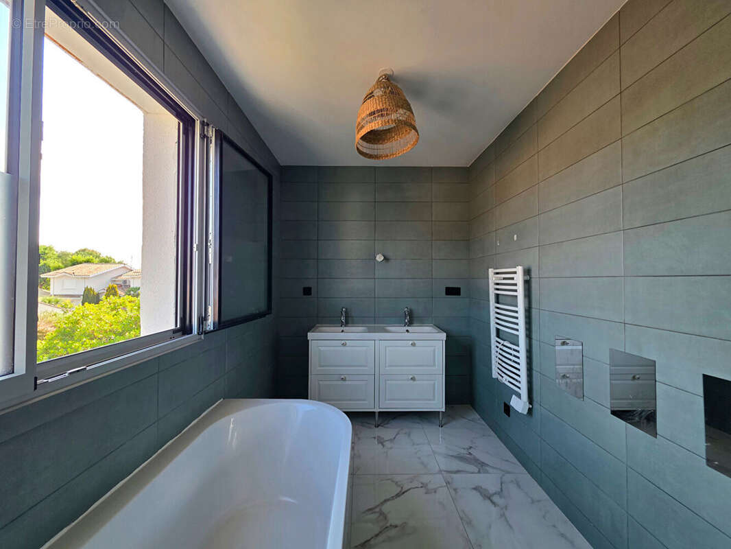 Maison familiale rénovée de 145 m² avec jardin ? Mérignac - photo 14