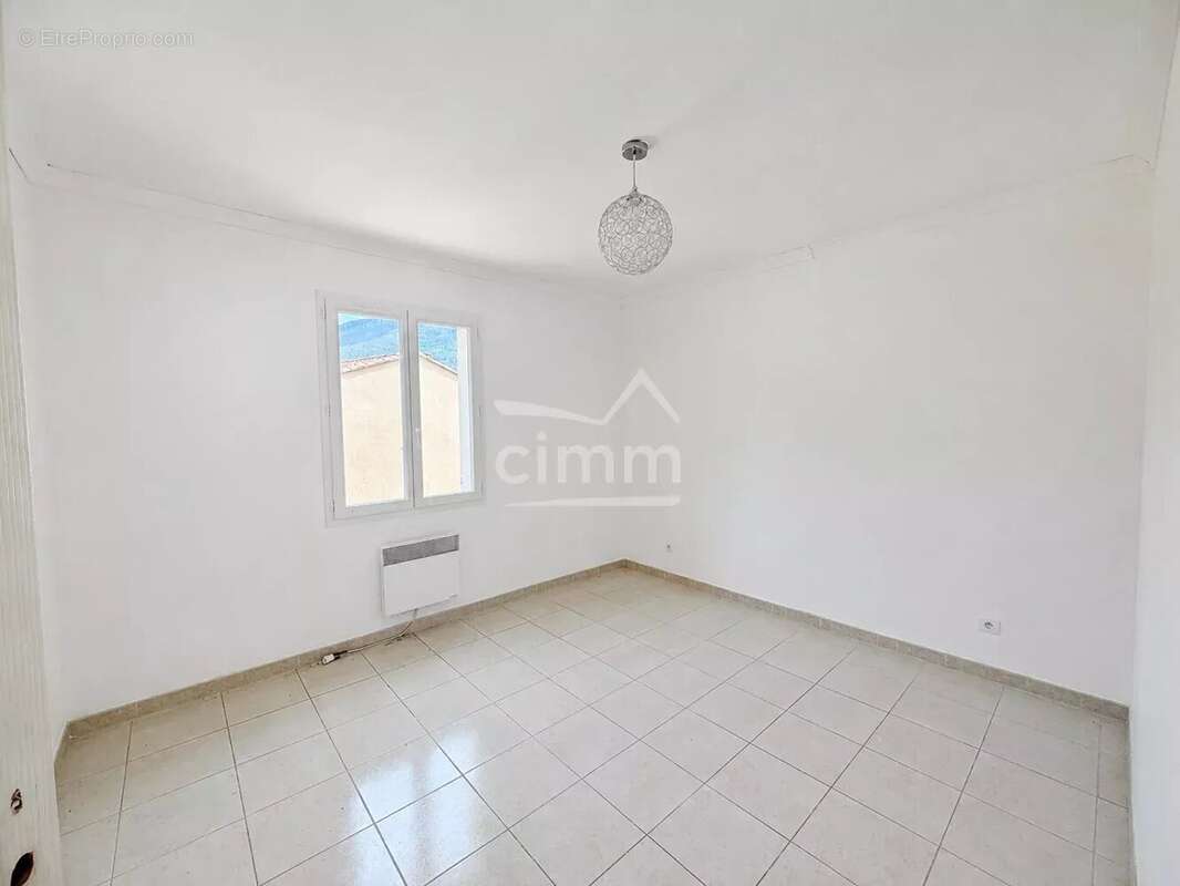 Maison T4 sur 1030 m² de jardin - photo 7