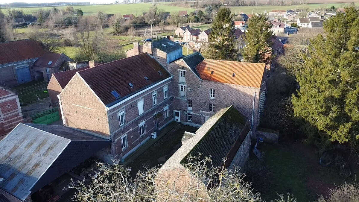 Maison à MONCHAUX-SUR-ECAILLON