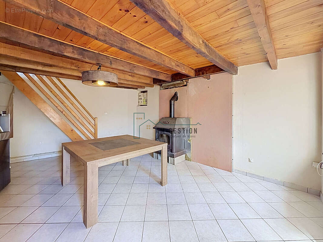 Maison rénovée - secteur calme - photo 5