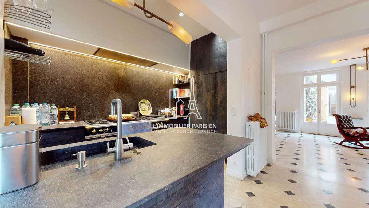 Appartement à PARIS-18E