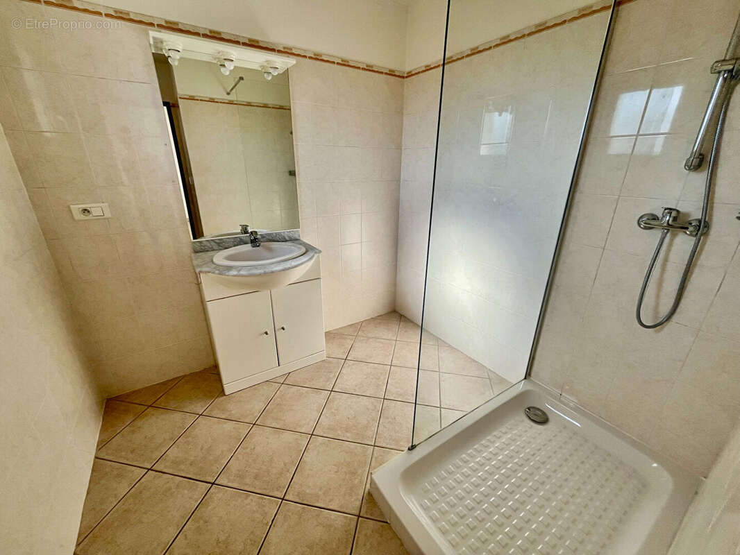 Appartement à L'ISLE-SUR-LA-SORGUE