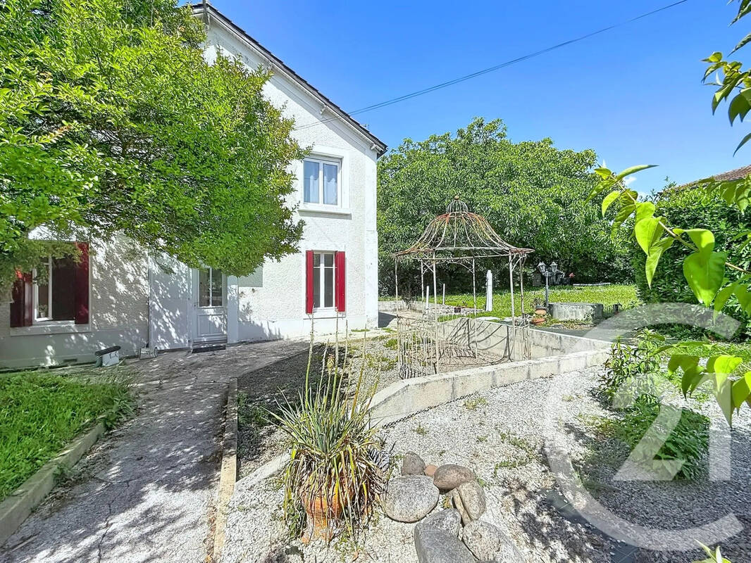 Maison à GOND-PONTOUVRE
