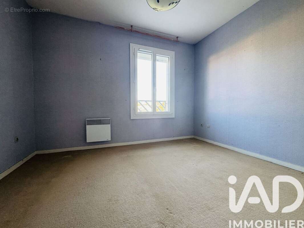 Maison 92 m² à Espalais  - photo 8
