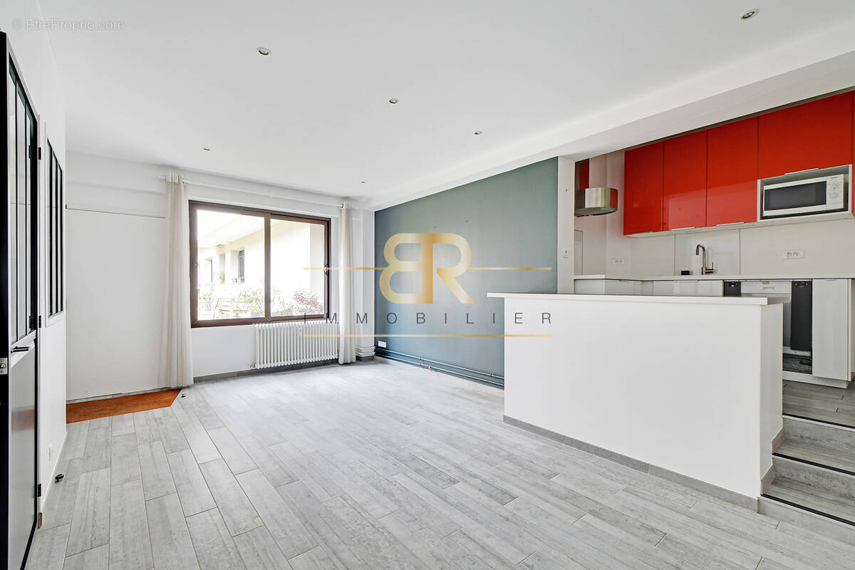 Appartement à PARIS-11E