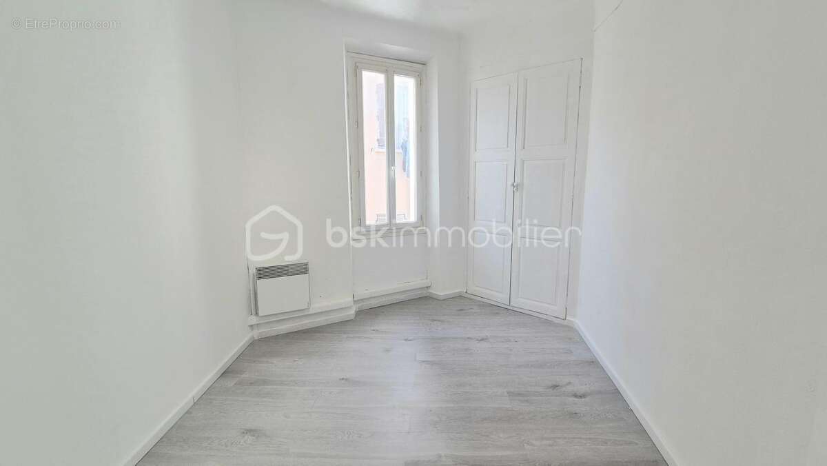 Appartement à CUERS