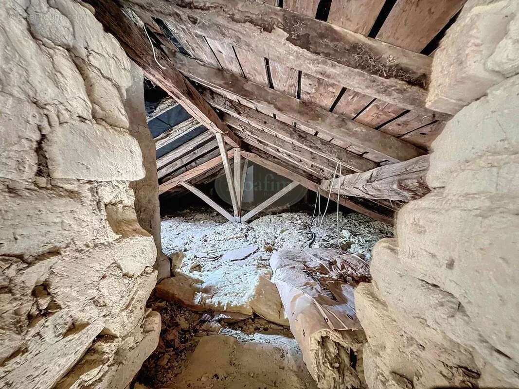 Maison à MONLEON-MAGNOAC