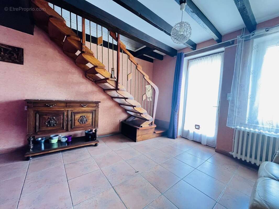 Maison 151 m² à Commentry  - photo 4