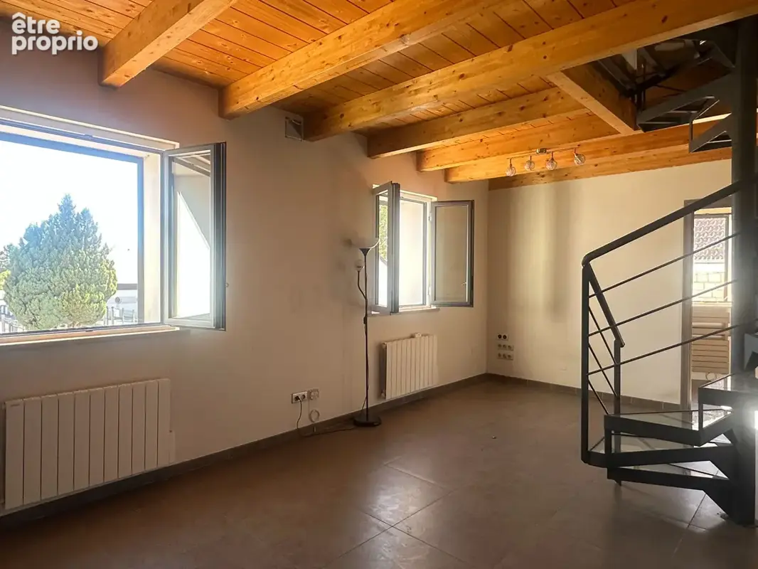 Bel appartement F2 - 44 m² proche toutes commodités  à Porcheville - photo 3
