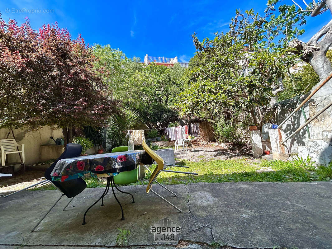 Appartement à MARSEILLE-2E