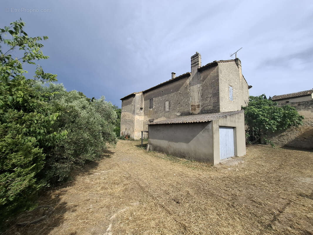 Maison à FONTVIEILLE
