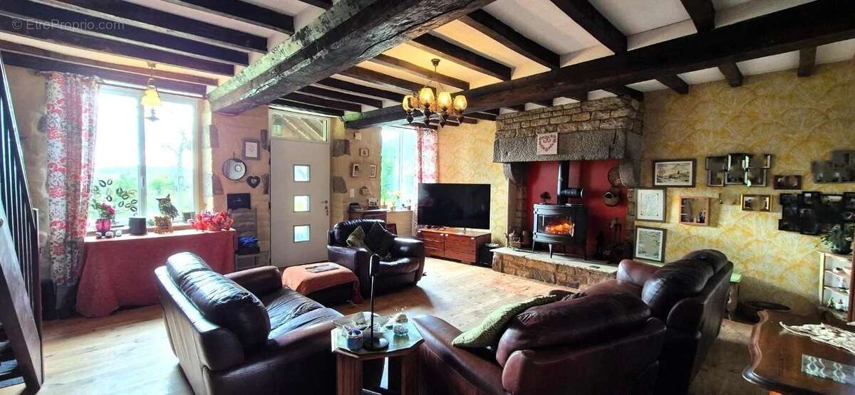 Maison à LE MESNIL-GILBERT