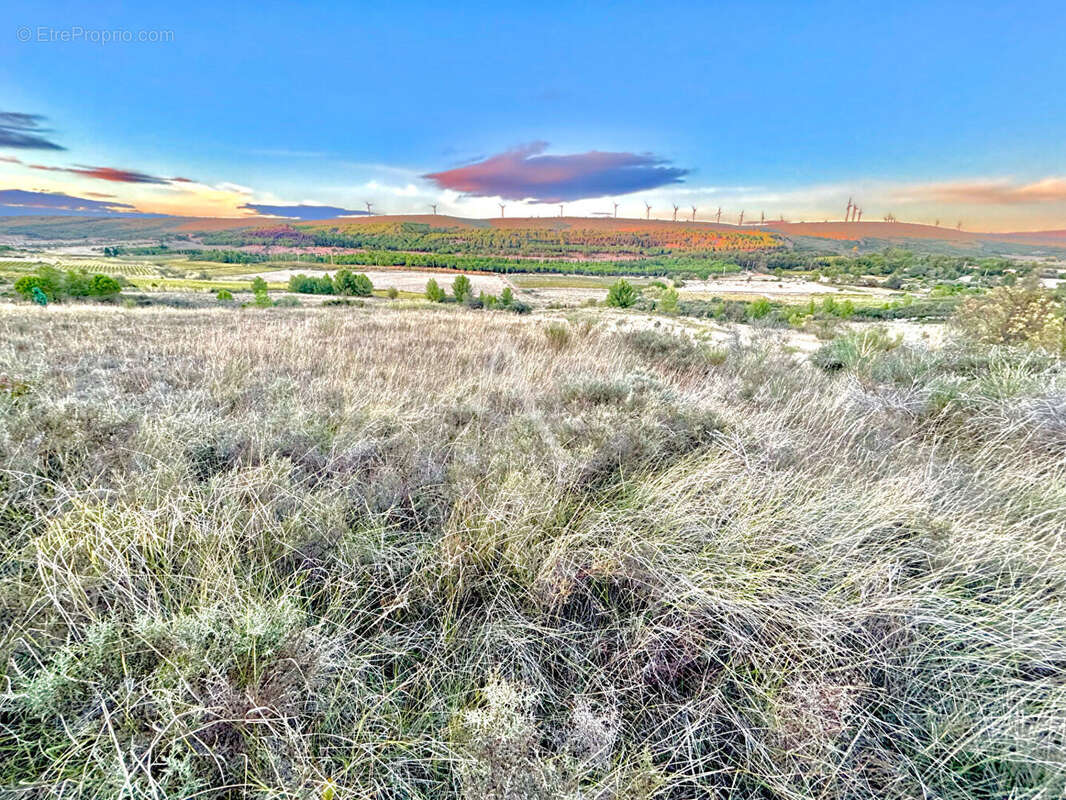 Terrain à VILLEVEYRAC