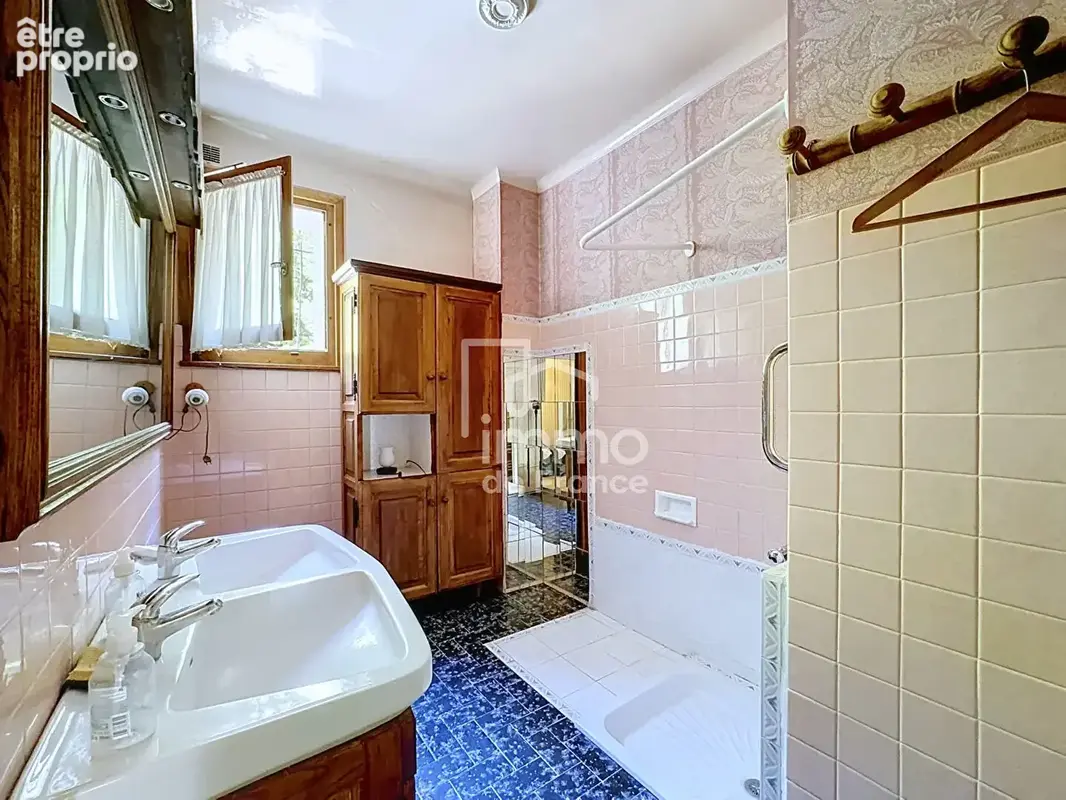 Maison 7 pièces 210 m² à vendre à Bellegarde-Sur-Valserine (01200) - photo 8