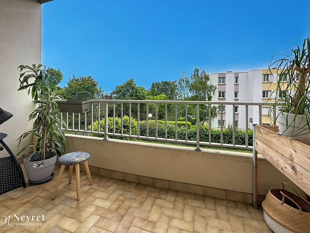 Appartement à SAINT-GENIS-LAVAL