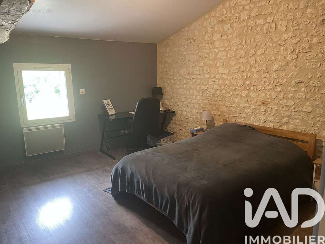 Maison 137 m² à Saint-Martial-Sur-Ne  - photo 5