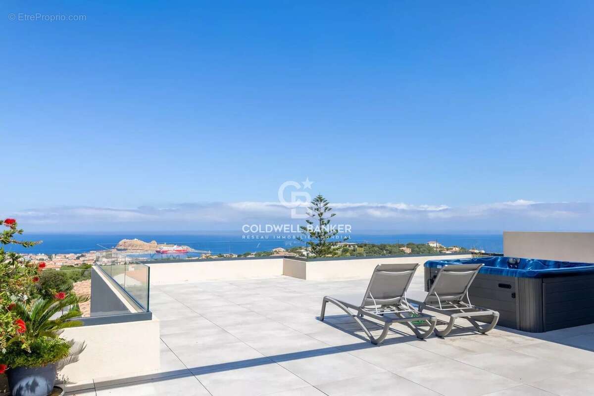 Appartement à L'ILE-ROUSSE